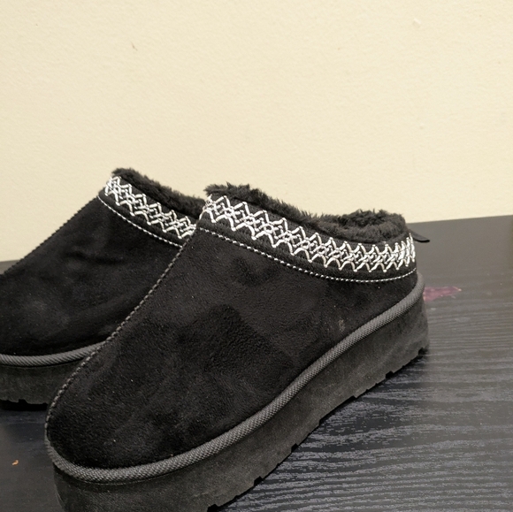 Yoki Black Platform Shoes with White Trim Size 8 - Picture 10 of 10